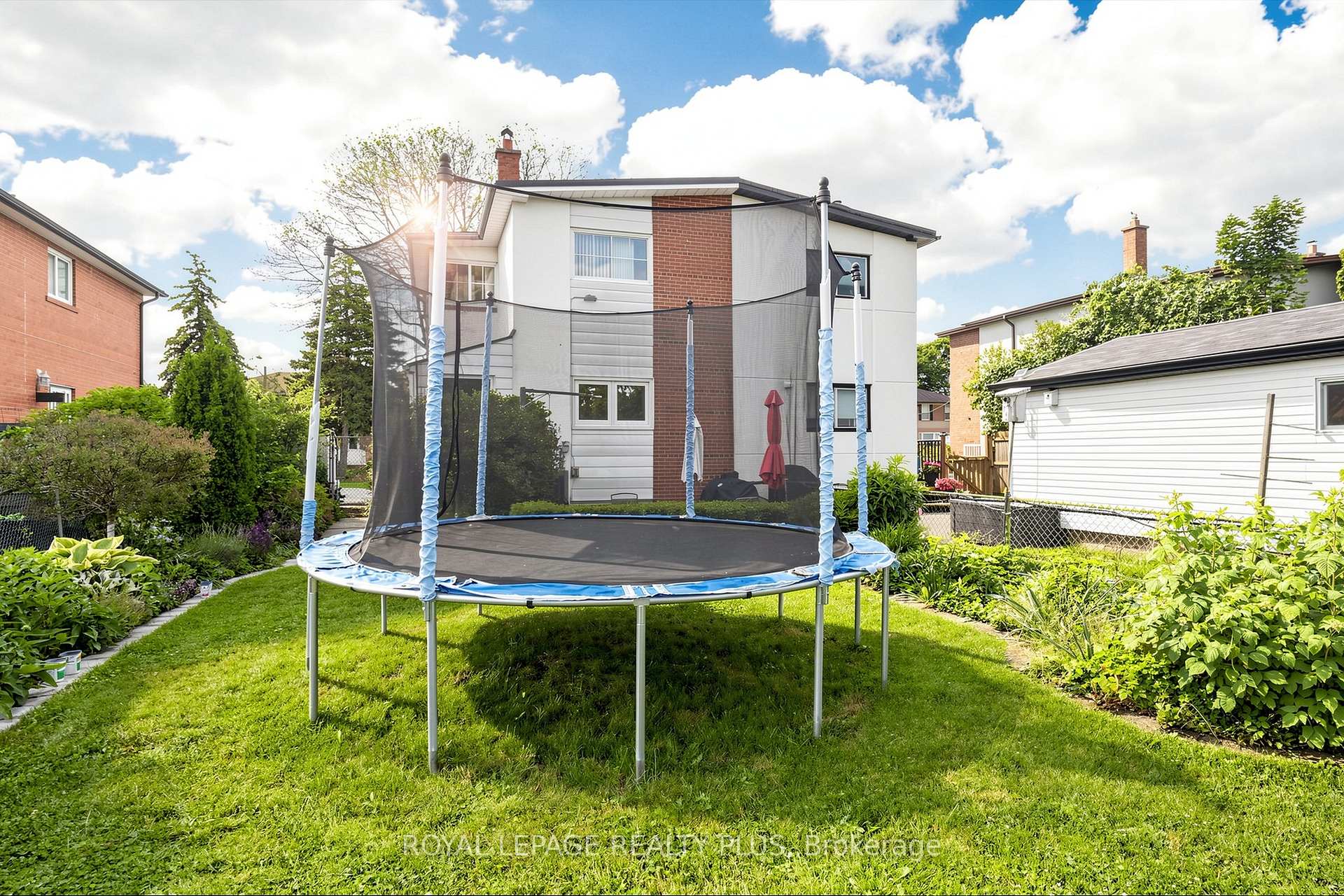 Photo 34 of 2359 Brookhurst Road, Mississauga, Clarkson — HOMEH