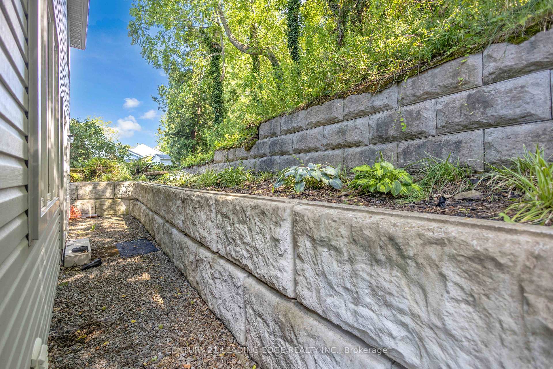 Photo 35 of 67 Bradley Street, St. Catharines, Burleigh Hill — HOMEH