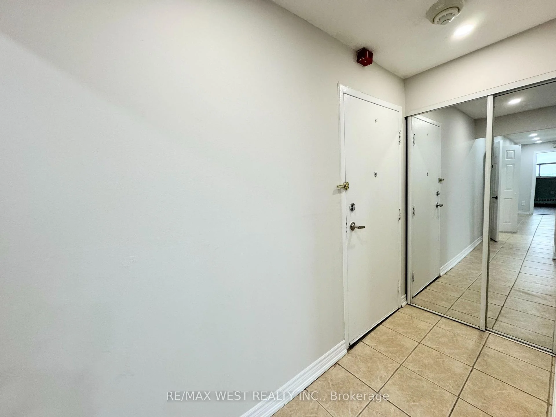 Photo 3 of Unit 709, 3533 Derry Road E, Mississauga, Malton — HOMEH