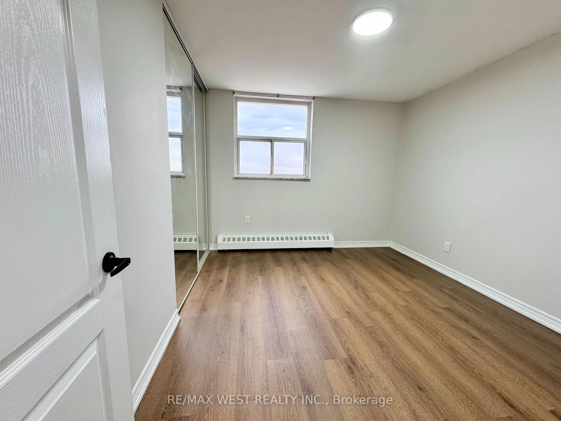 Photo 12 of Unit 709, 3533 Derry Road E, Mississauga, Malton — HOMEH