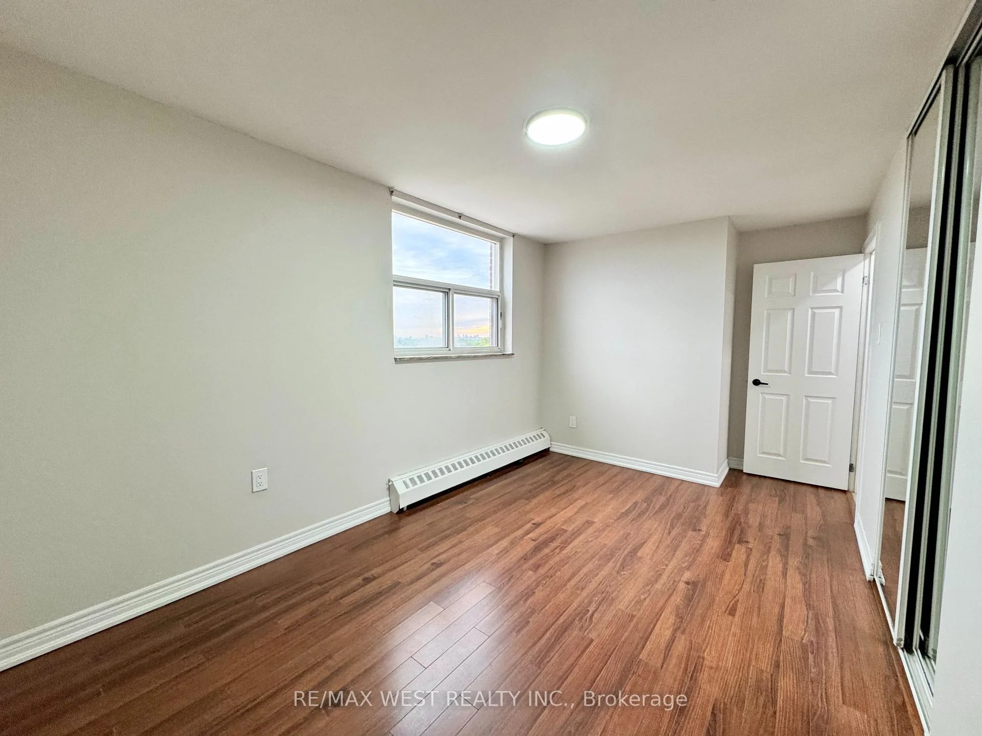 Photo 17 of Unit 709, 3533 Derry Road E, Mississauga, Malton — HOMEH