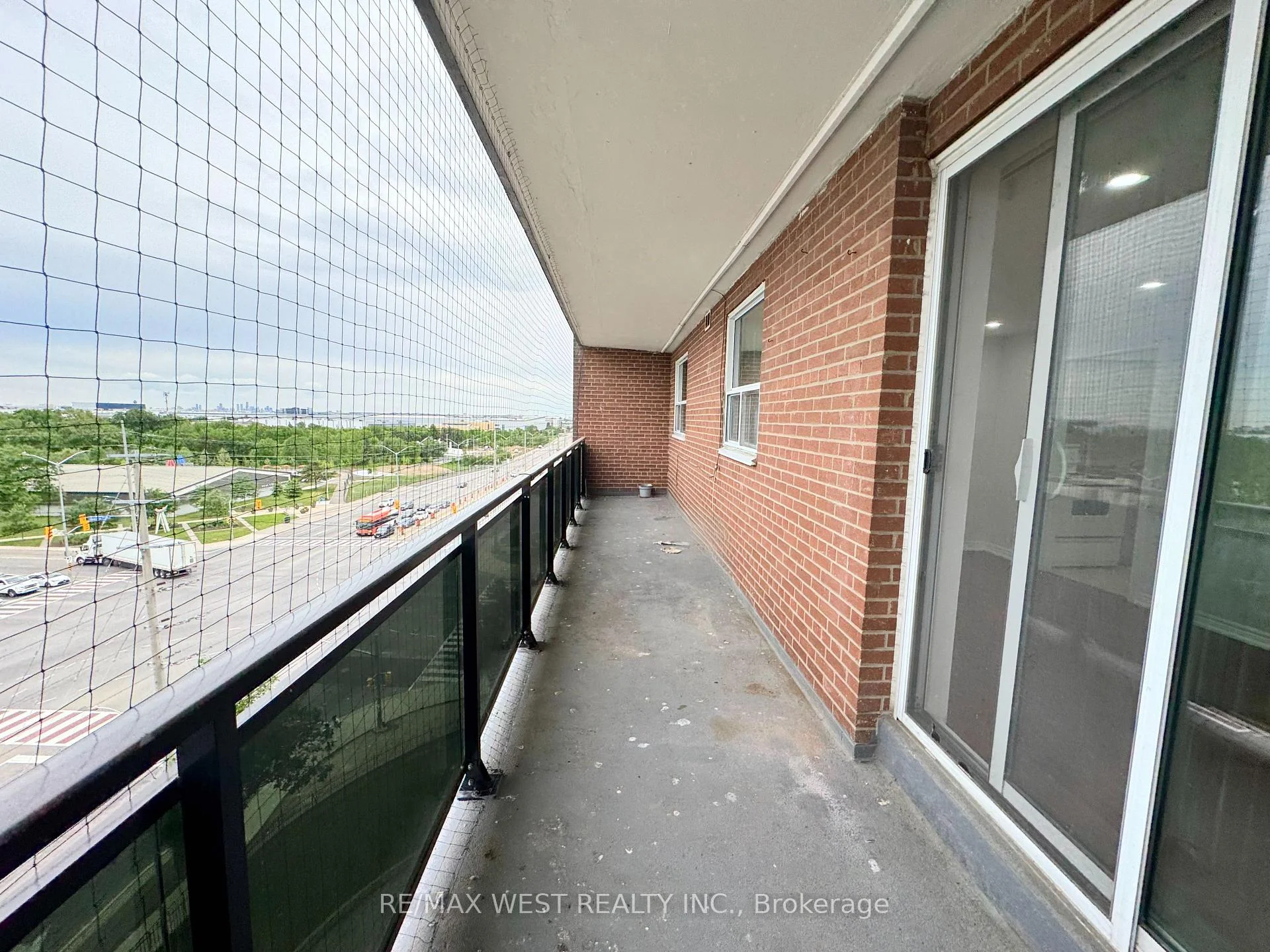 Photo 27 of Unit 709, 3533 Derry Road E, Mississauga, Malton — HOMEH