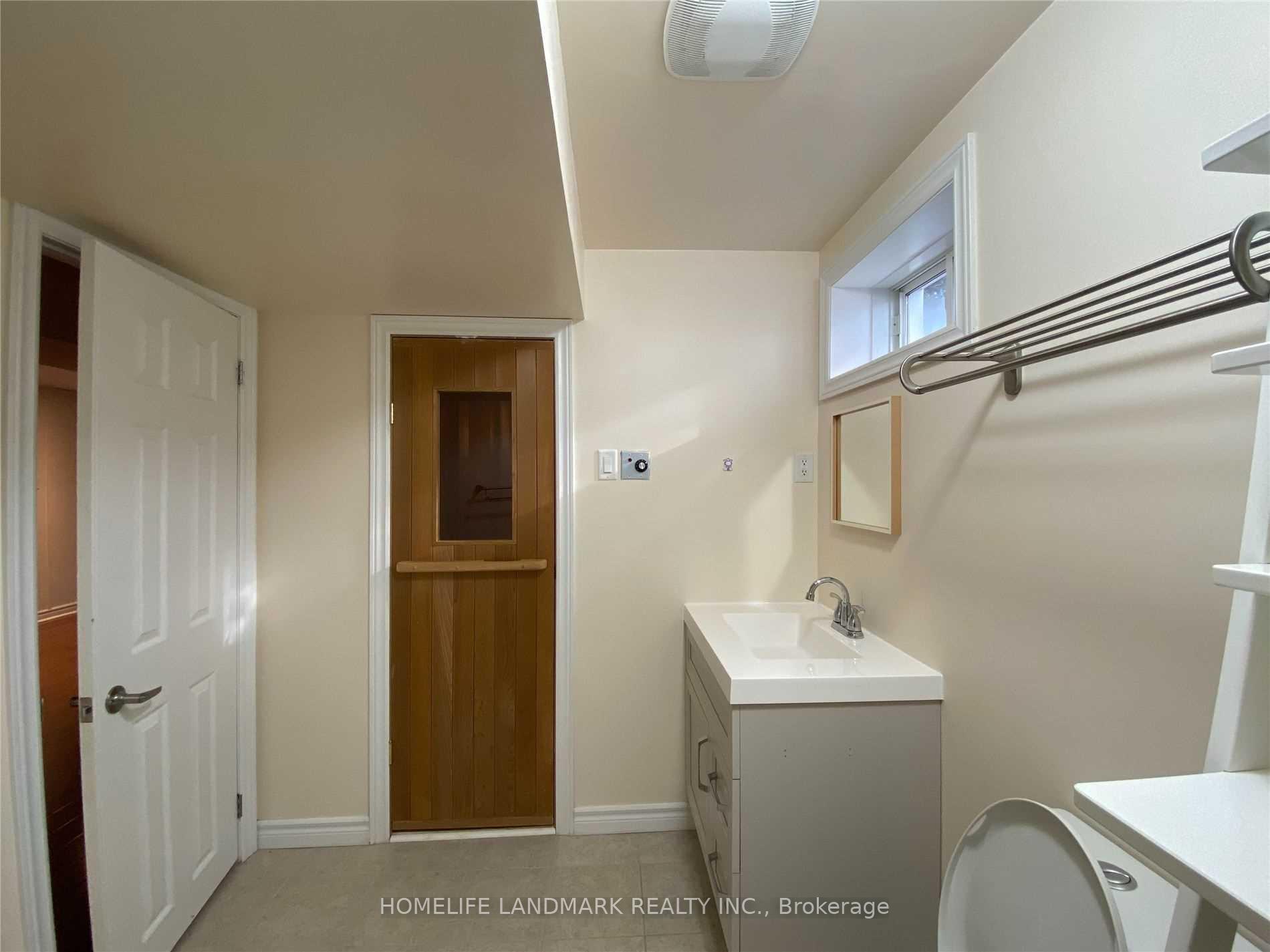 Photo 11 of Unit Lower, 32 Escapade Drive, Richmond Hill, Jefferson — HOMEH