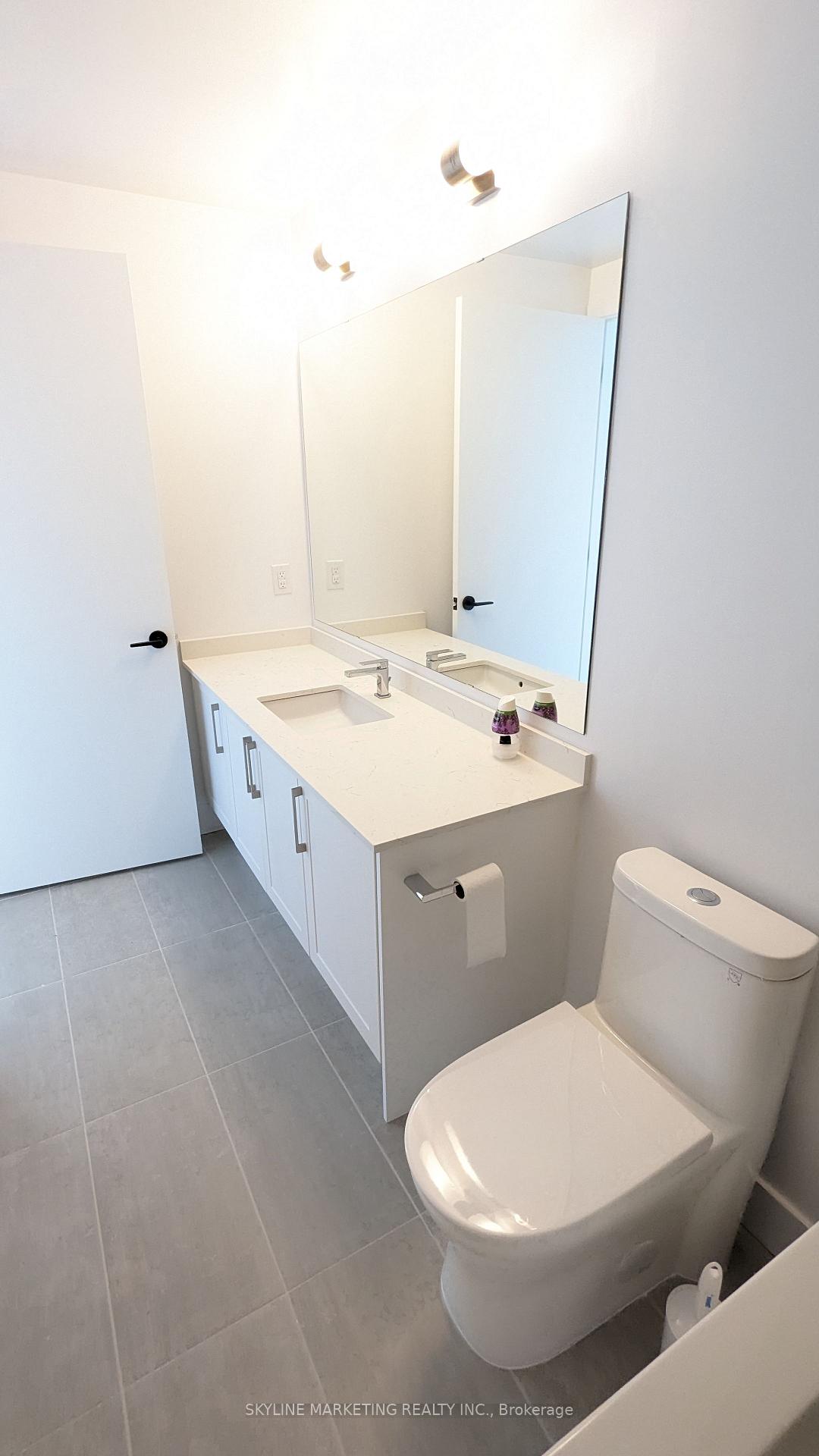 Photo 8 of Unit 437, 2450 Old Bronte Road, Oakville, Westmount — HOMEH