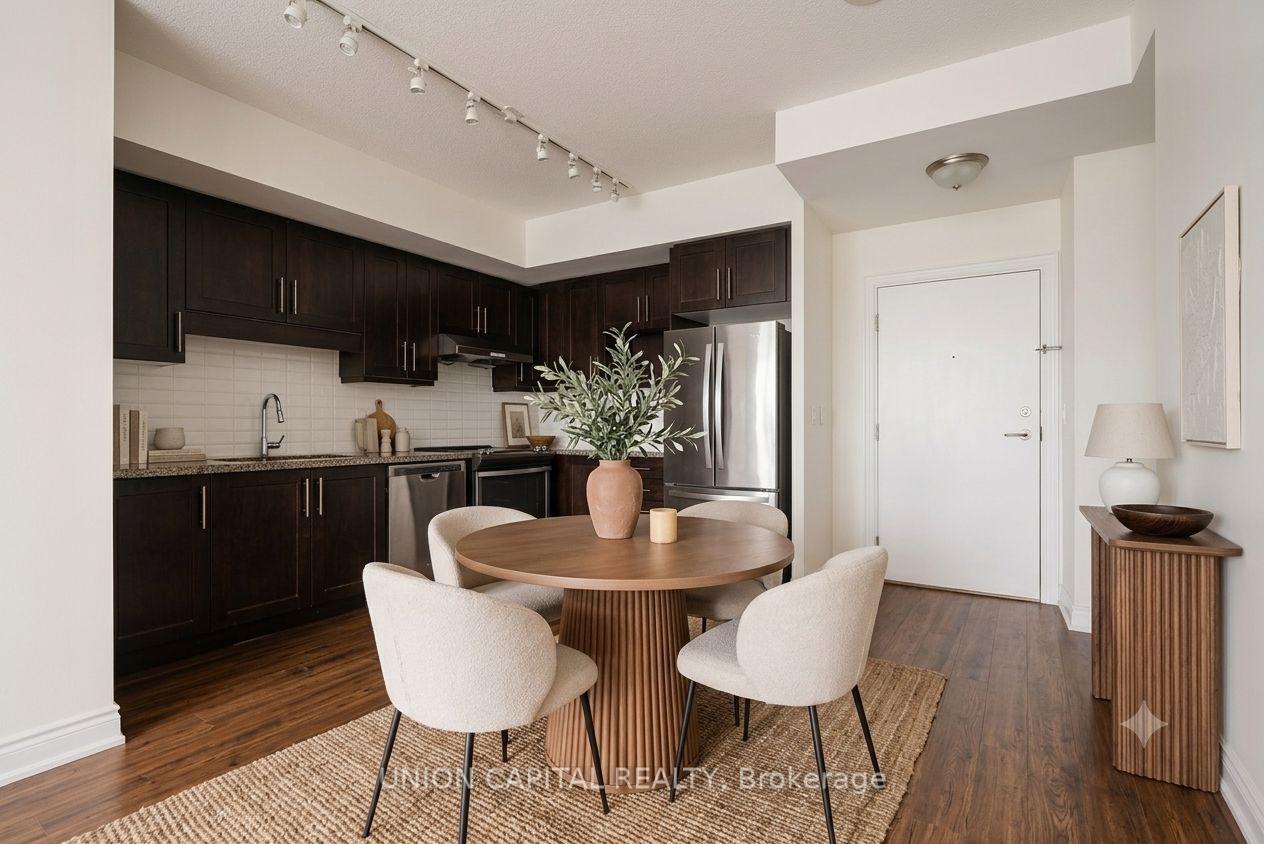 Photo 5 of Unit 815, 38 Cedarland Drive, Markham, Unionville — HOMEH