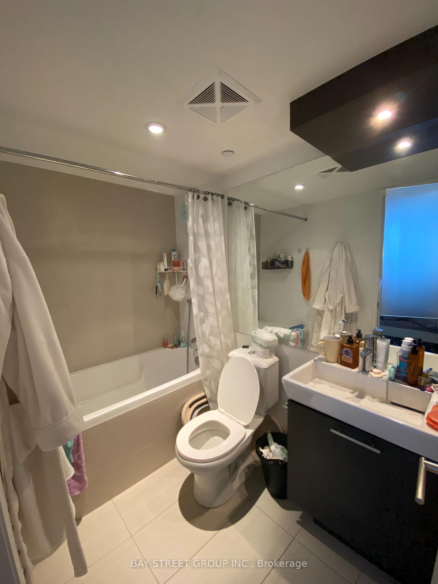 Photo 9 of Unit 3104, 386 Yonge Street, Toronto, Bay Street Corridor — HOMEH