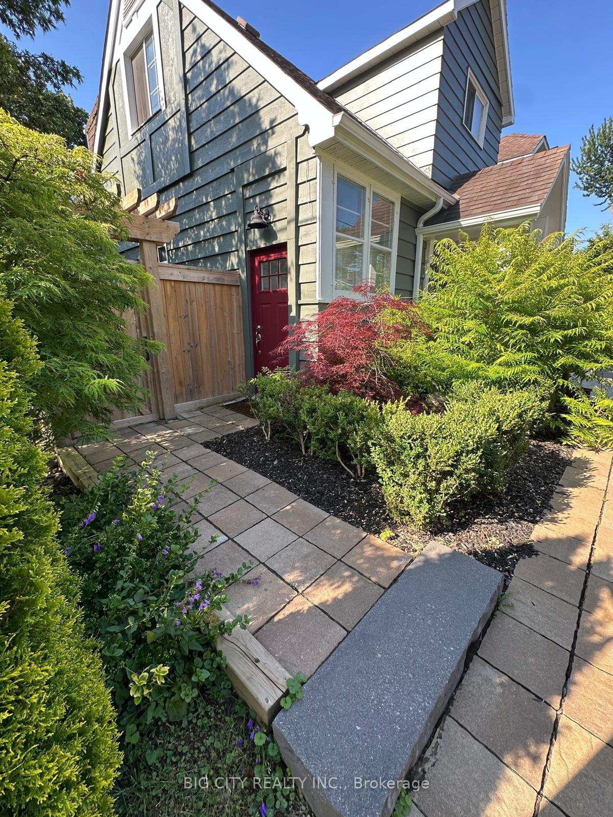 Photo 1 of 94 Wright Street, Richmond Hill, Mill Pond — HOMEH