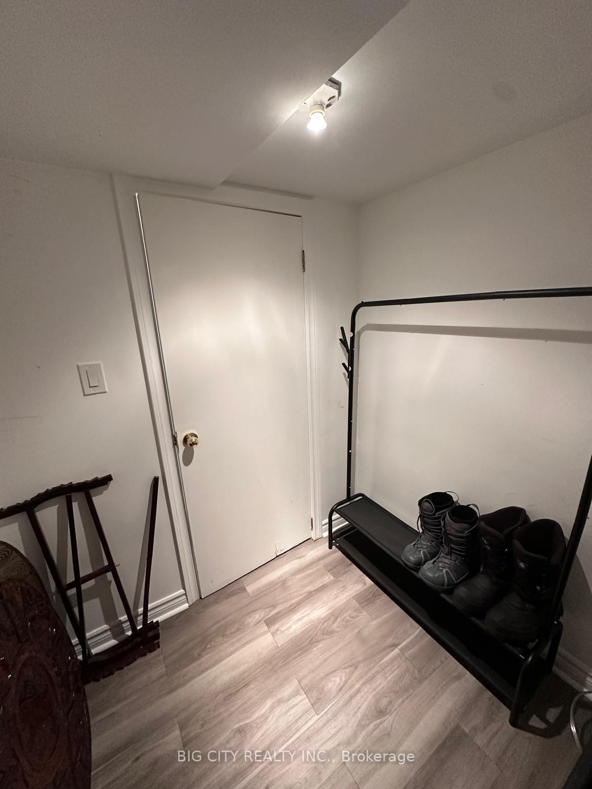 Photo 10 of 94 Wright Street, Richmond Hill, Mill Pond — HOMEH