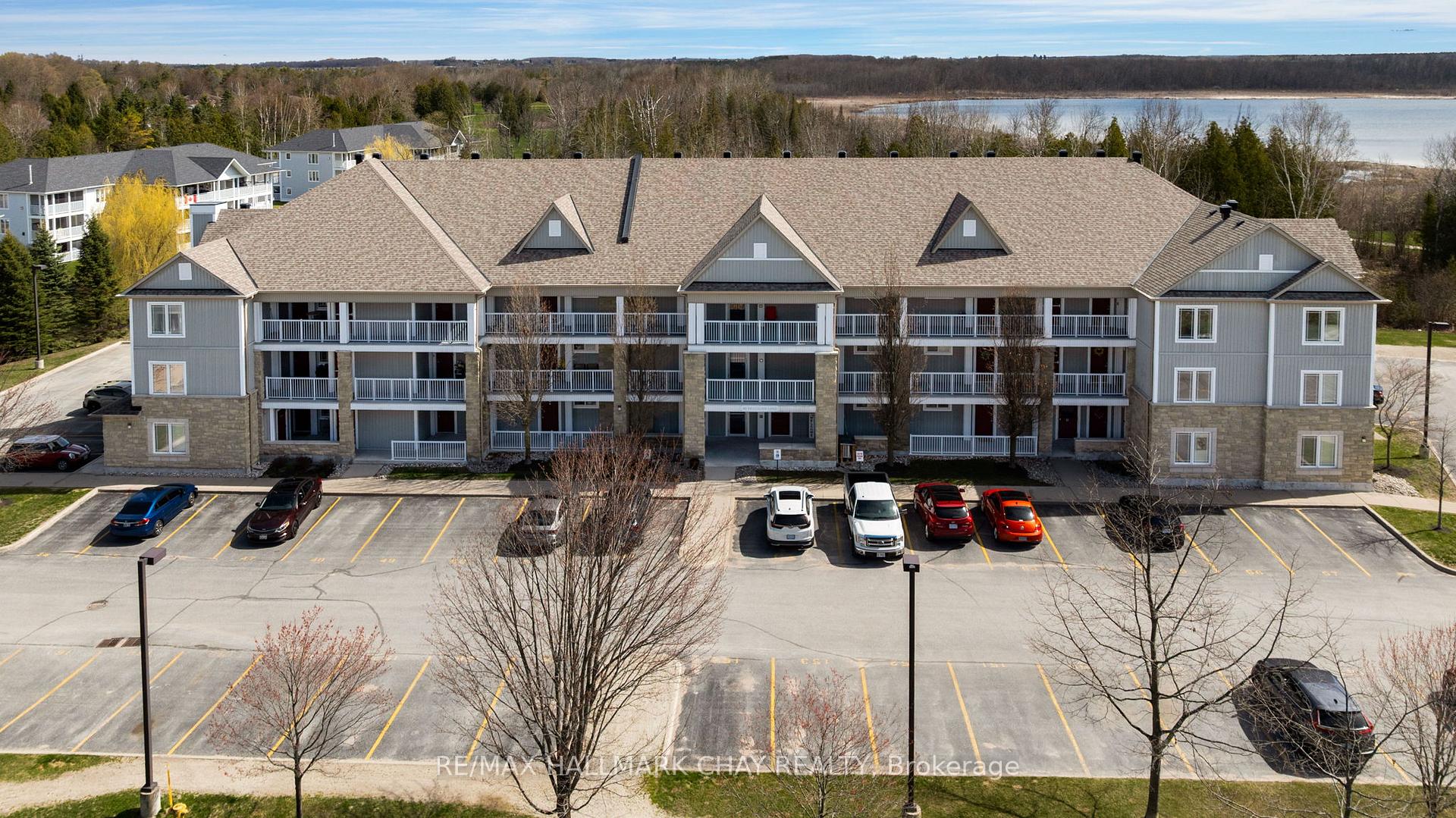 Photo 2 of Unit 307, 40 Mulligan Lane, Wasaga Beach — HOMEH