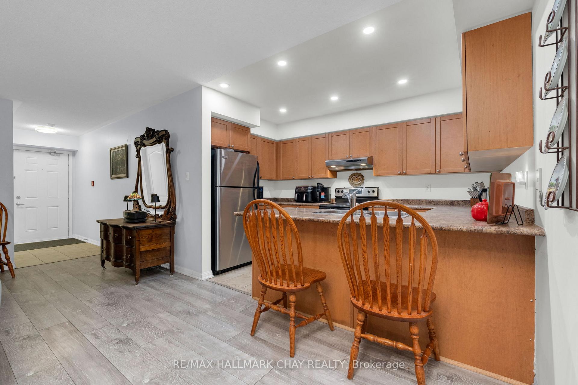Photo 11 of Unit 307, 40 Mulligan Lane, Wasaga Beach — HOMEH