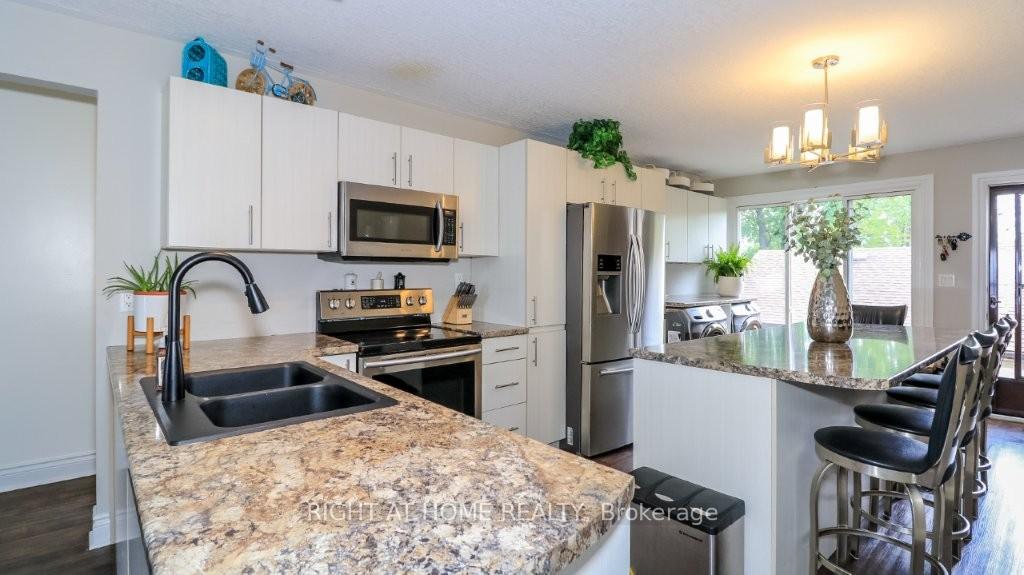 Photo 6 of Unit 201, 43 Olive Crescent, Orillia — HOMEH