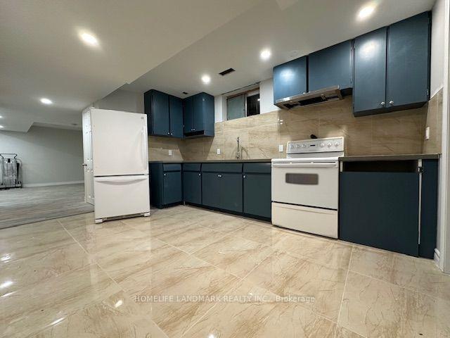 Photo 2 of 542 Wingrove Crescent, Oakville, West — HOMEH