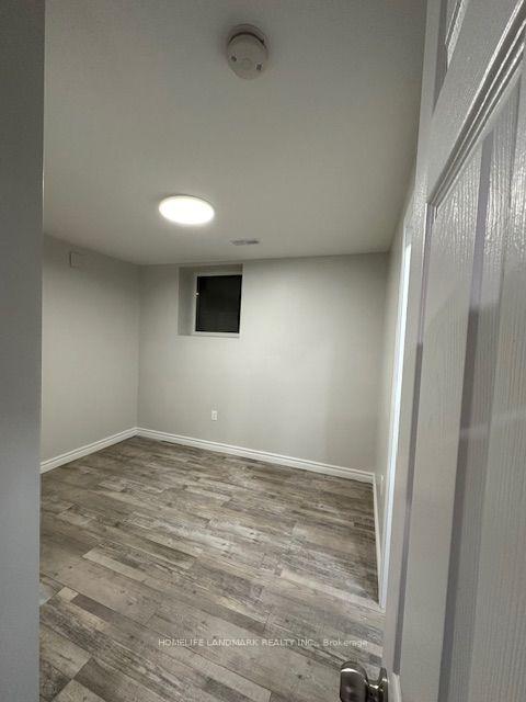 Photo 3 of 542 Wingrove Crescent, Oakville, West — HOMEH