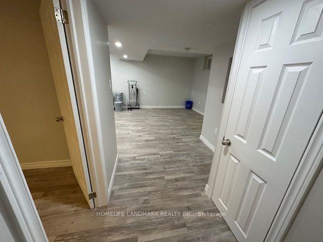 Photo 4 of 542 Wingrove Crescent, Oakville, West — HOMEH