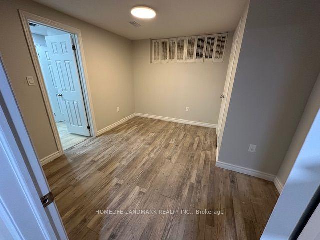 Photo 5 of 542 Wingrove Crescent, Oakville, West — HOMEH