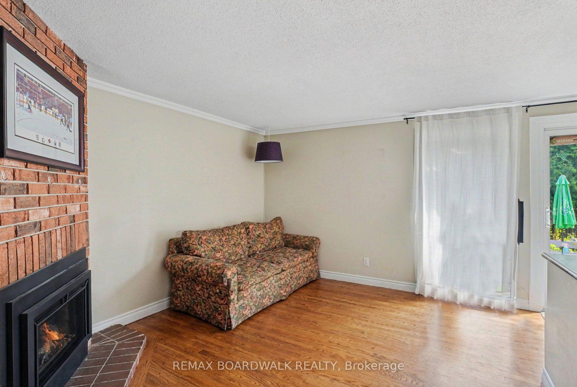 Photo 11 of 84 Sherway Drive, Ottawa, Barrhaven - Pheasant Run — HOMEH