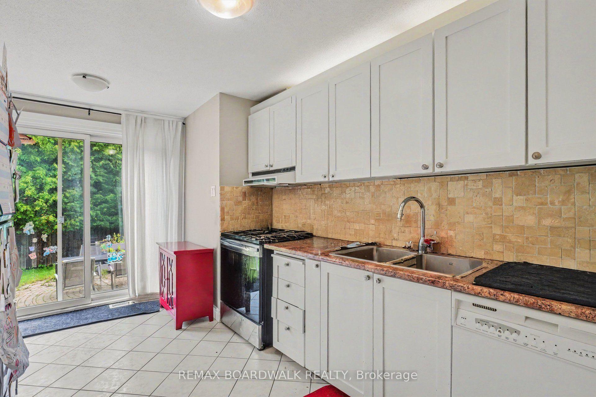 Photo 12 of 84 Sherway Drive, Ottawa, Barrhaven - Pheasant Run — HOMEH