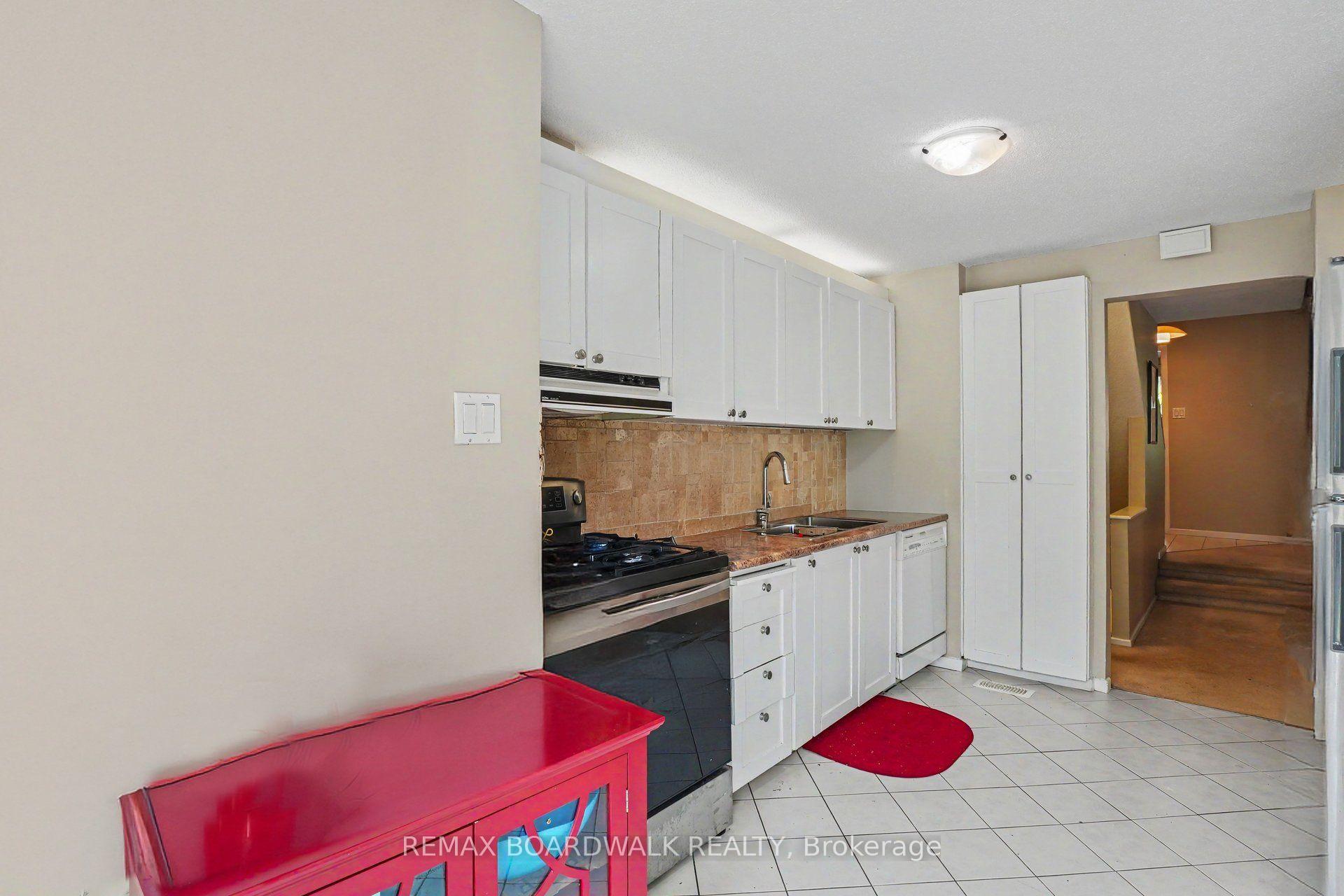 Photo 13 of 84 Sherway Drive, Ottawa, Barrhaven - Pheasant Run — HOMEH