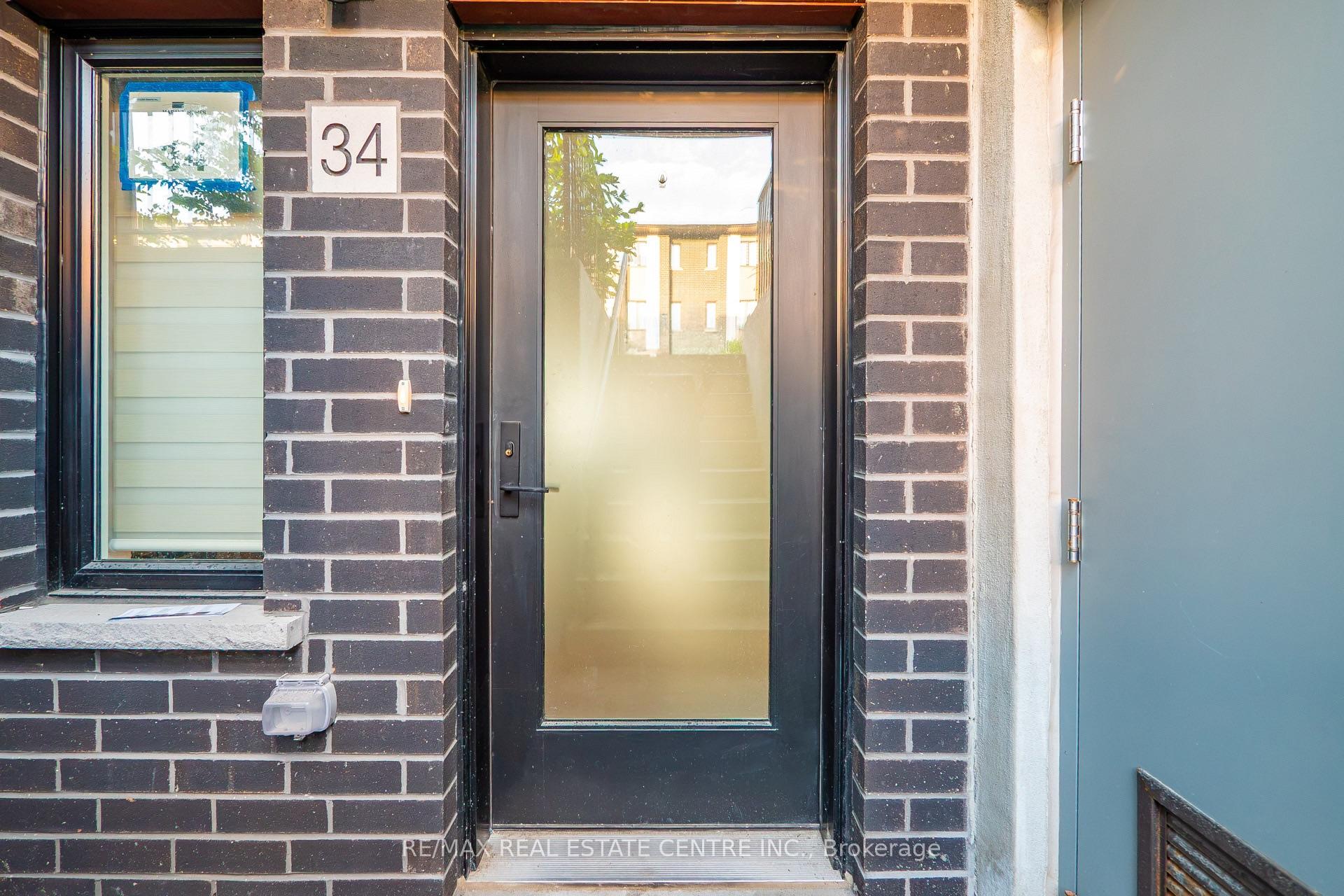 Photo 3 of 34 Lily Lane, Guelph, Clairfields/Hanlon Business Park — HOMEH