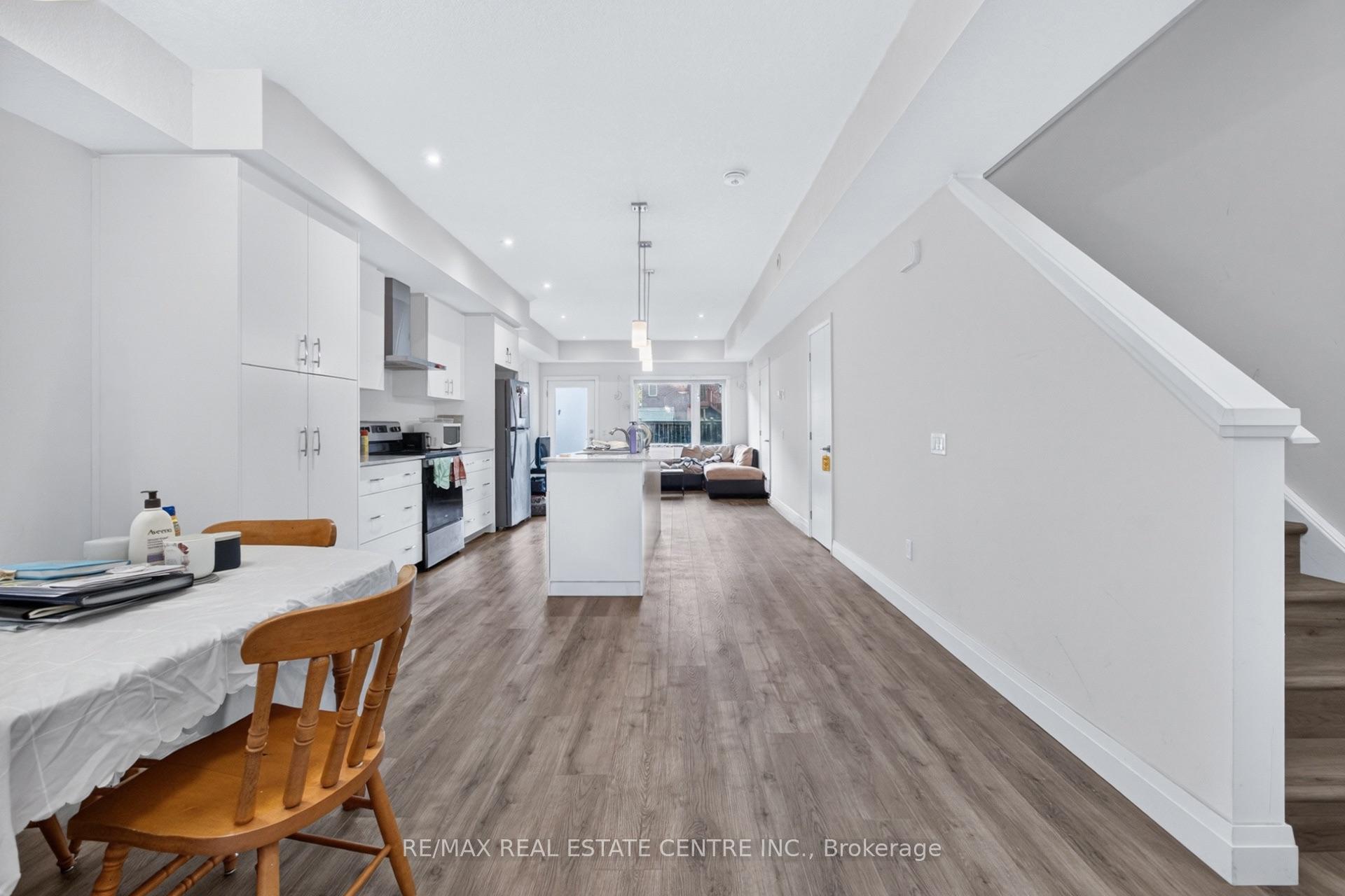 Photo 4 of 34 Lily Lane, Guelph, Clairfields/Hanlon Business Park — HOMEH