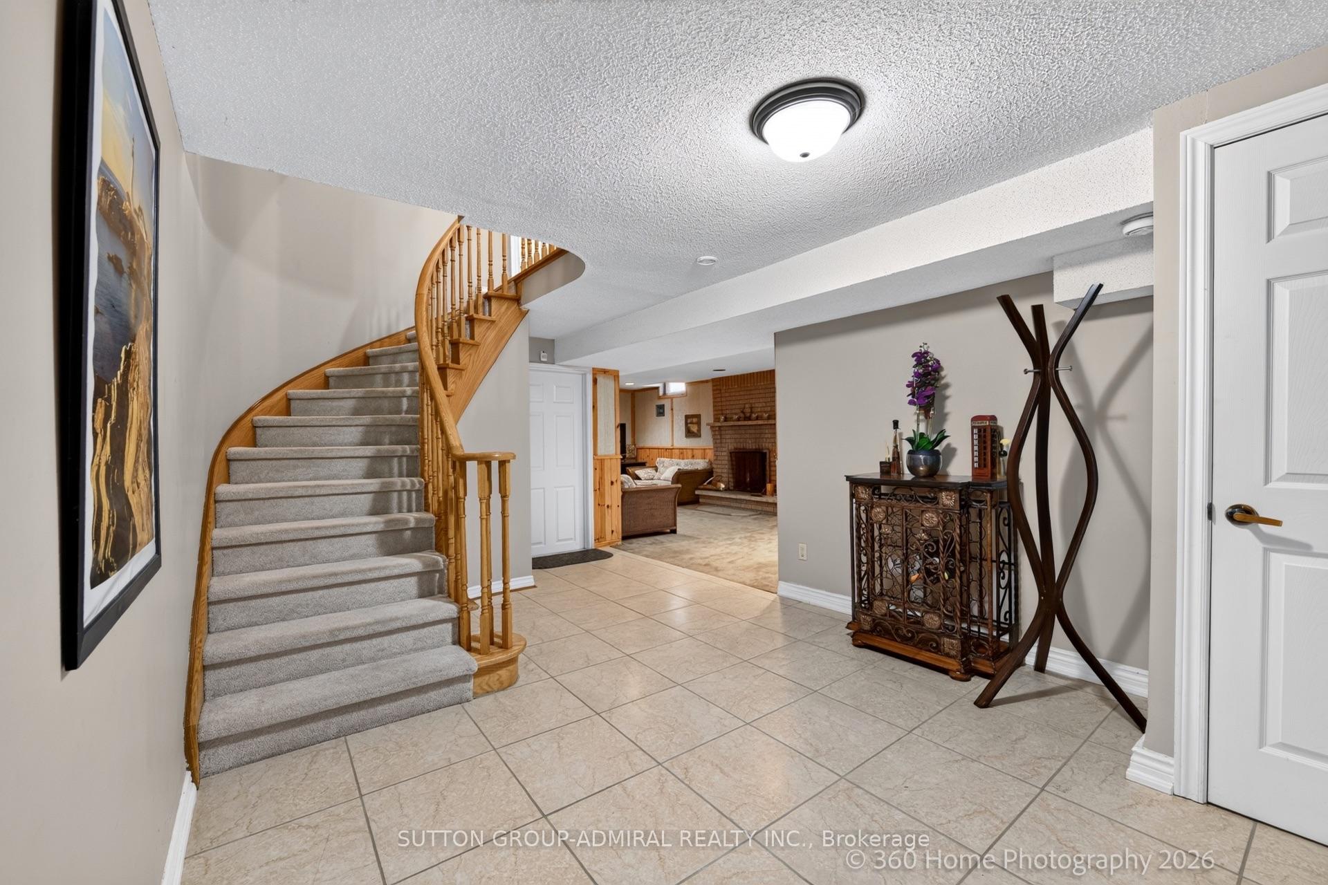 Photo 2 of 193 Wigwoss Drive, Vaughan, East Woodbridge — HOMEH