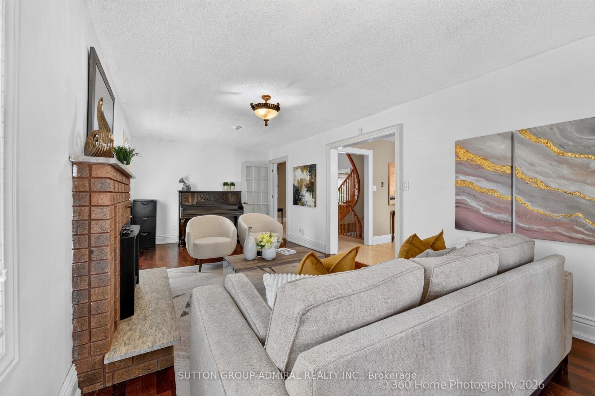 Photo 6 of 193 Wigwoss Drive, Vaughan, East Woodbridge — HOMEH