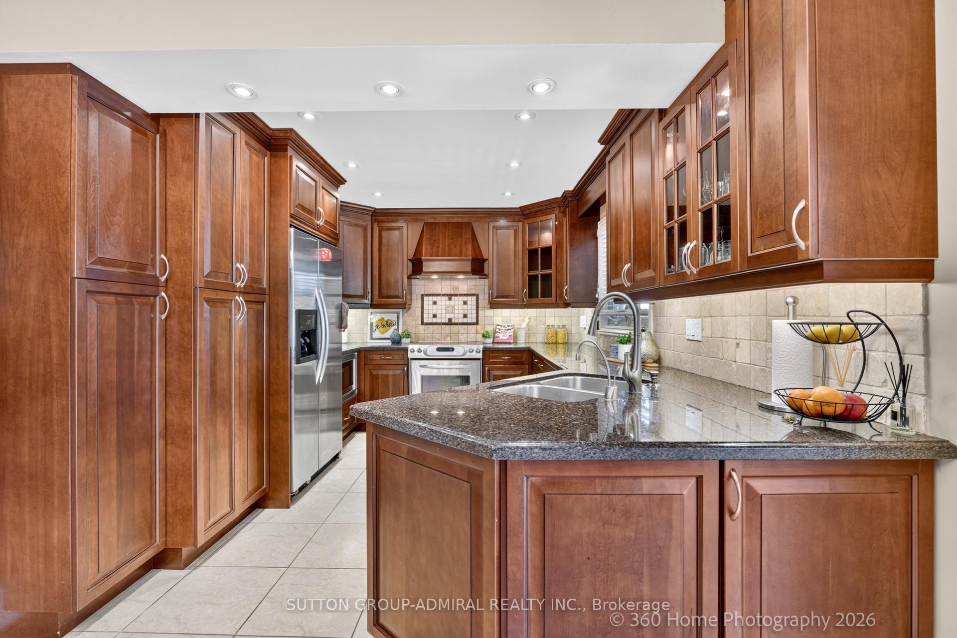 Photo 13 of 193 Wigwoss Drive, Vaughan, East Woodbridge — HOMEH