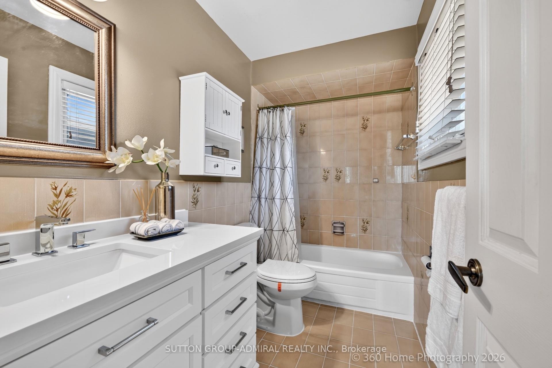 Photo 20 of 193 Wigwoss Drive, Vaughan, East Woodbridge — HOMEH