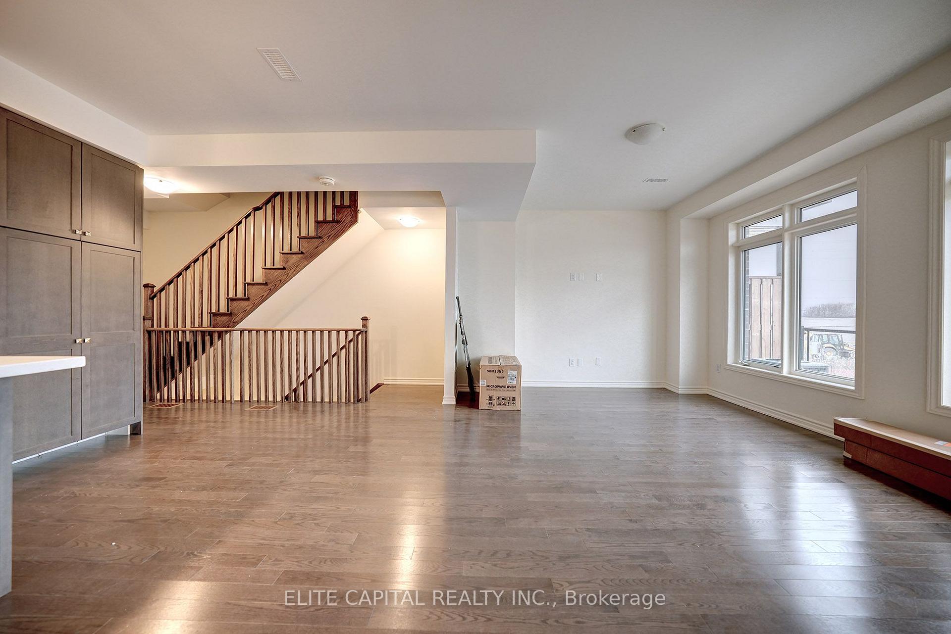Photo 7 of 84 Holyrood Crescent, Vaughan, Kleinburg — HOMEH