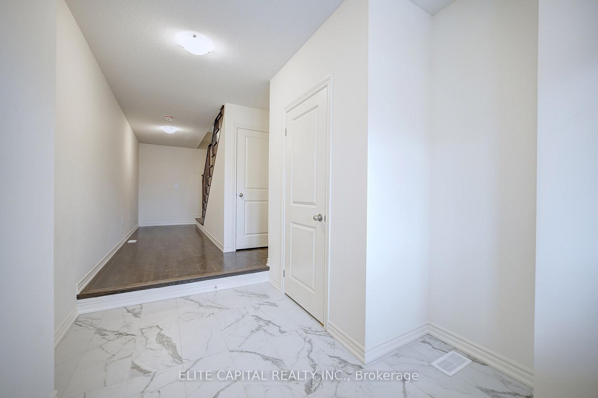 Photo 16 of 84 Holyrood Crescent, Vaughan, Kleinburg — HOMEH