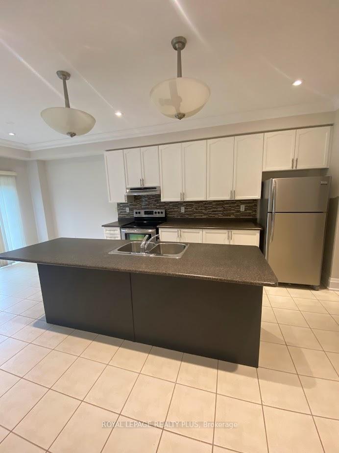 Photo 6 of 1812 Castlemore Avenue, Markham, Greensborough — HOMEH