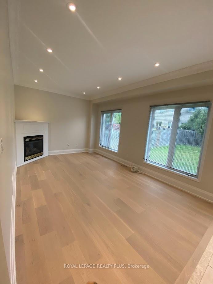 Photo 10 of 1812 Castlemore Avenue, Markham, Greensborough — HOMEH