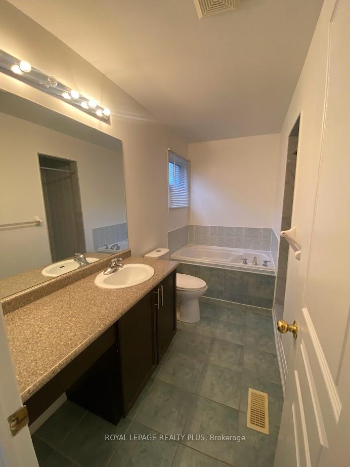 Photo 17 of 1812 Castlemore Avenue, Markham, Greensborough — HOMEH