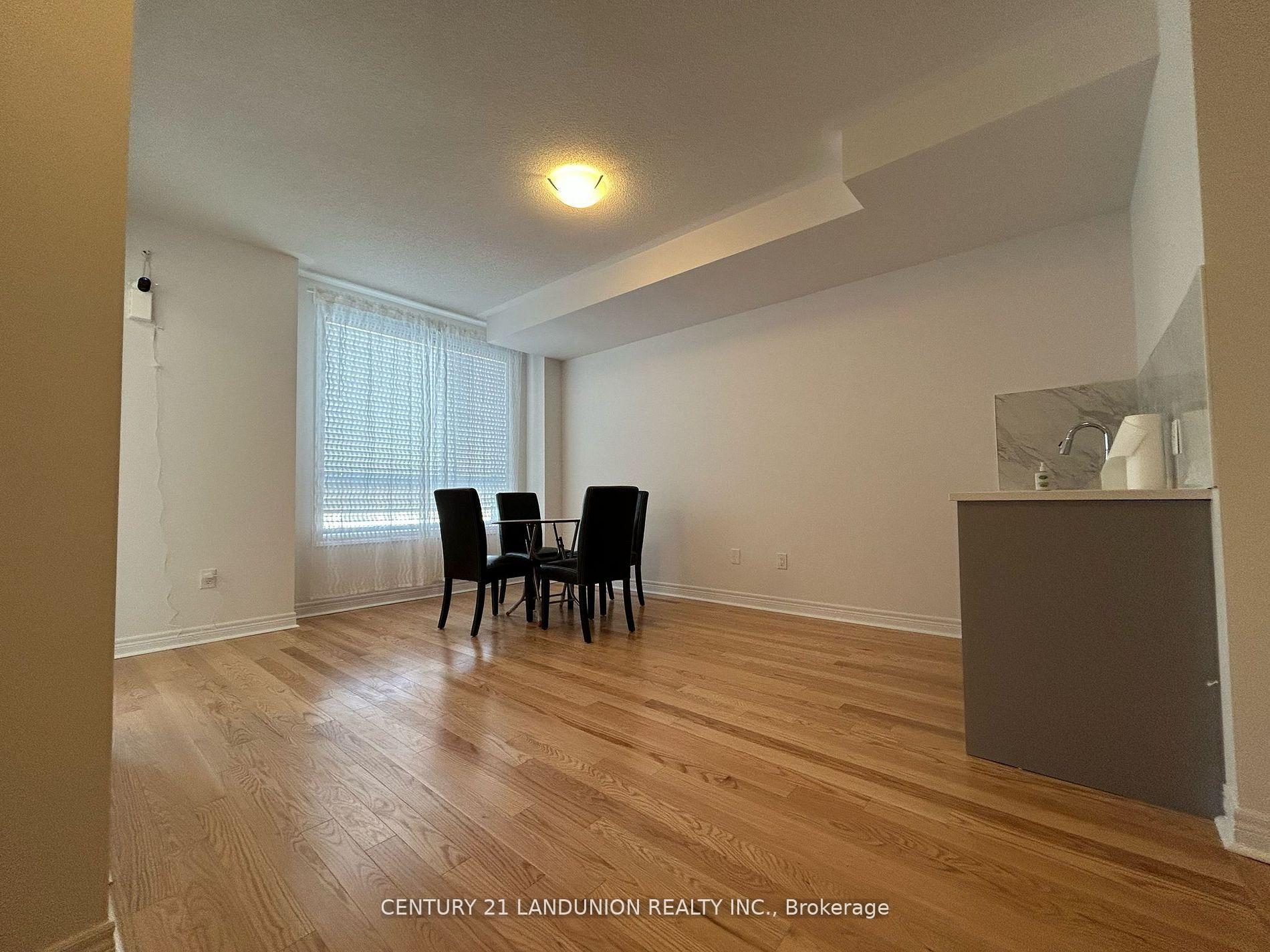 Photo 7 of 111 Mumbai Drive, Markham, Middlefield — HOMEH
