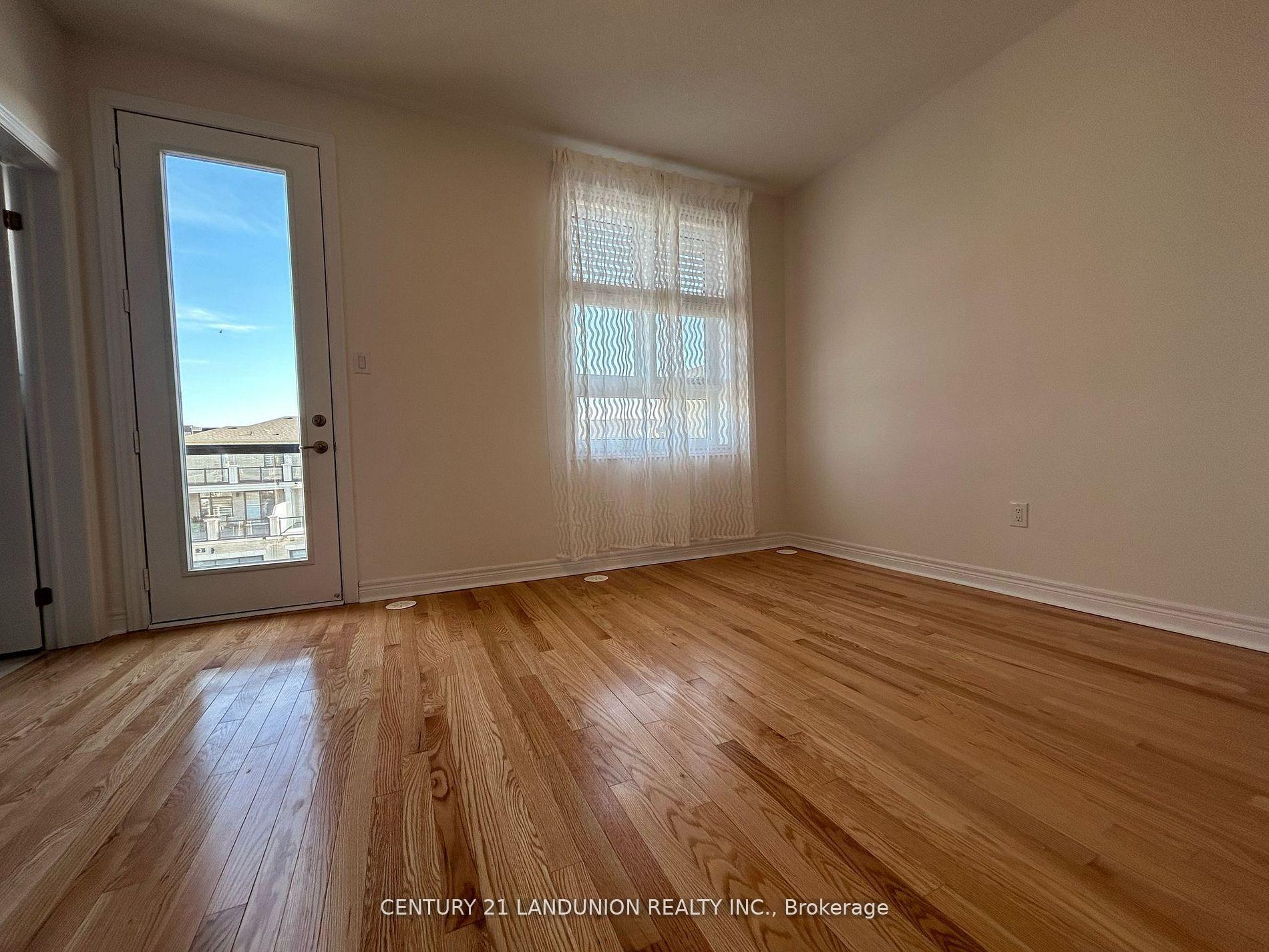 Photo 13 of 111 Mumbai Drive, Markham, Middlefield — HOMEH
