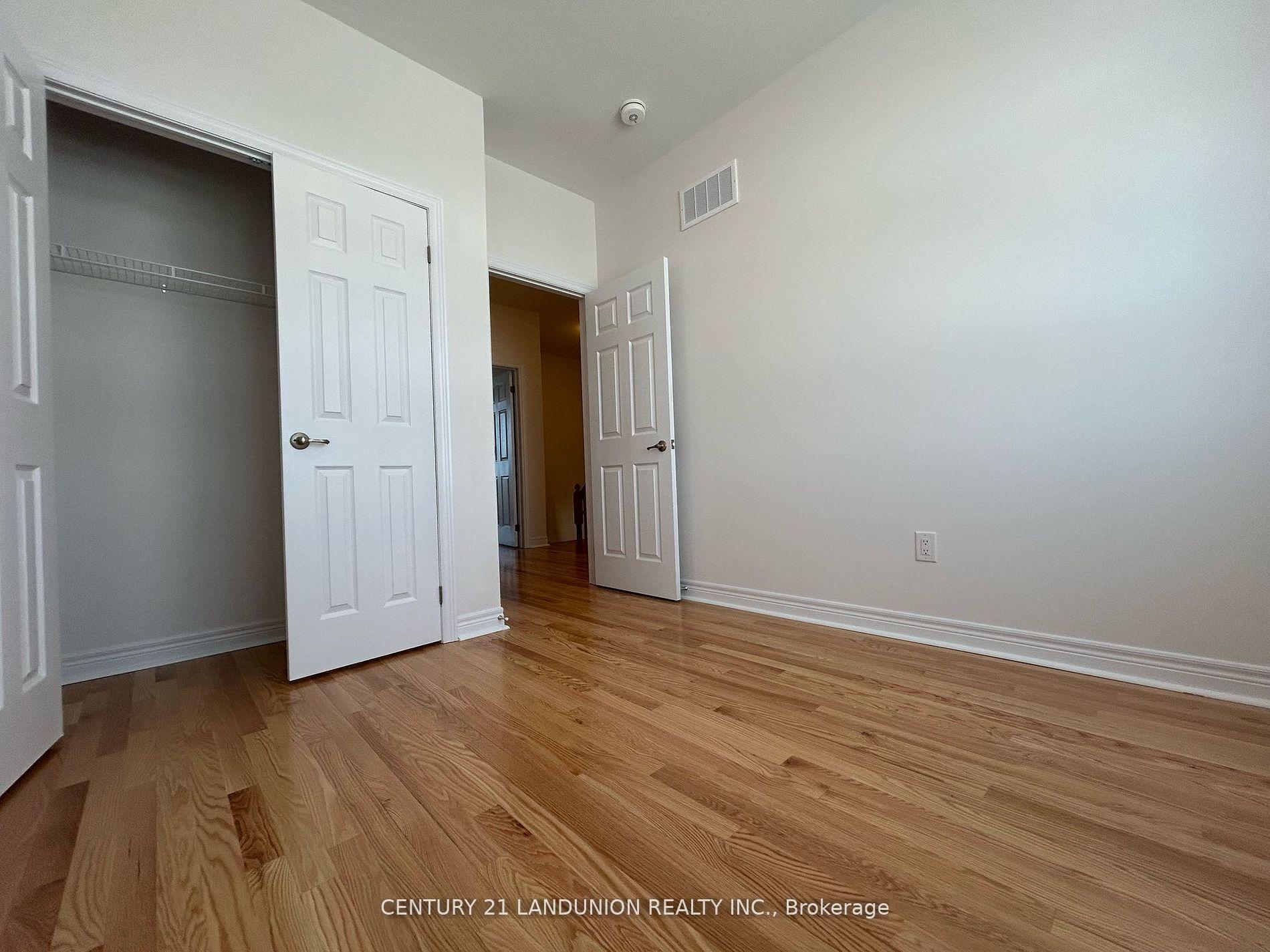Photo 14 of 111 Mumbai Drive, Markham, Middlefield — HOMEH