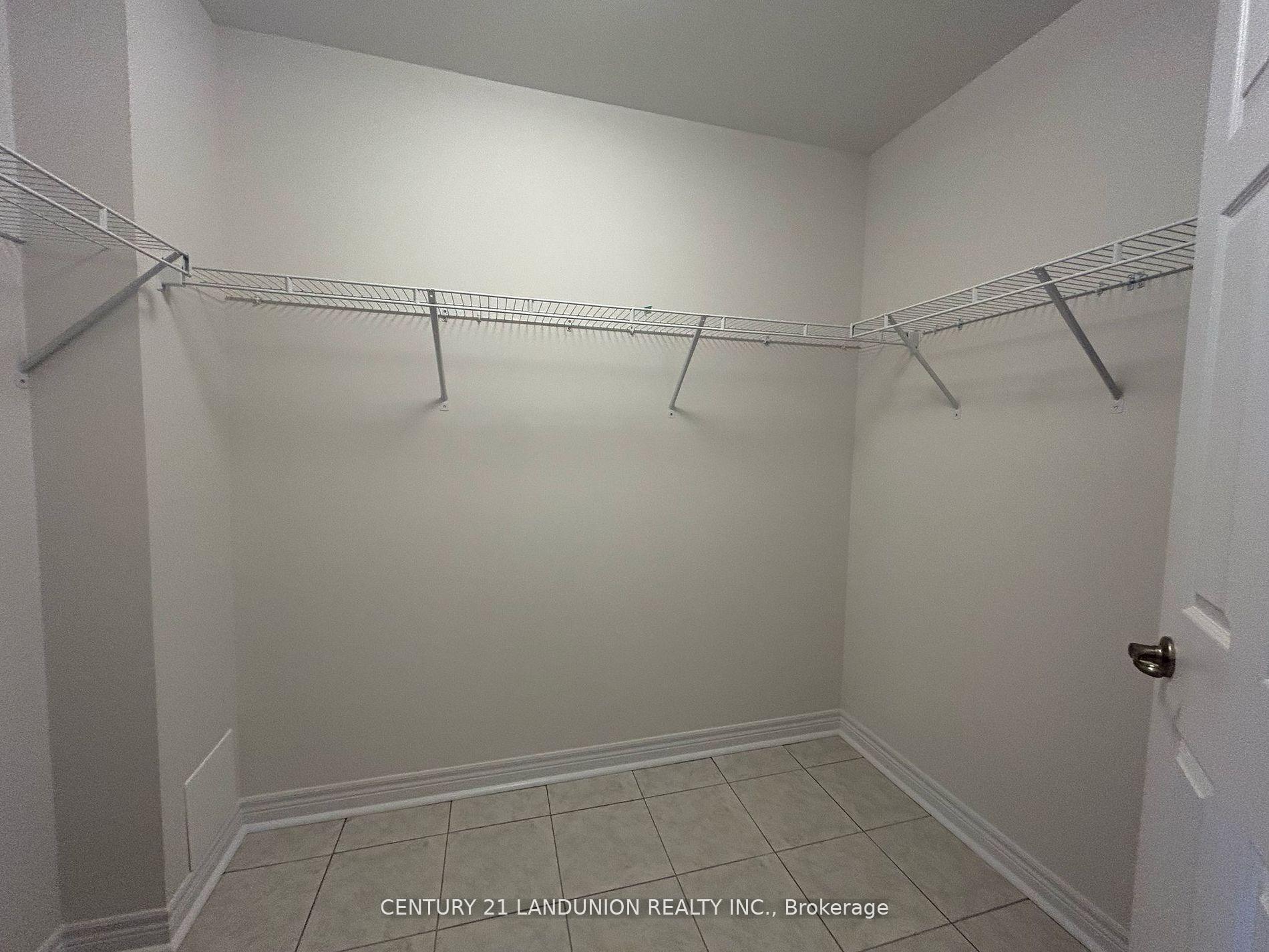 Photo 19 of 111 Mumbai Drive, Markham, Middlefield — HOMEH