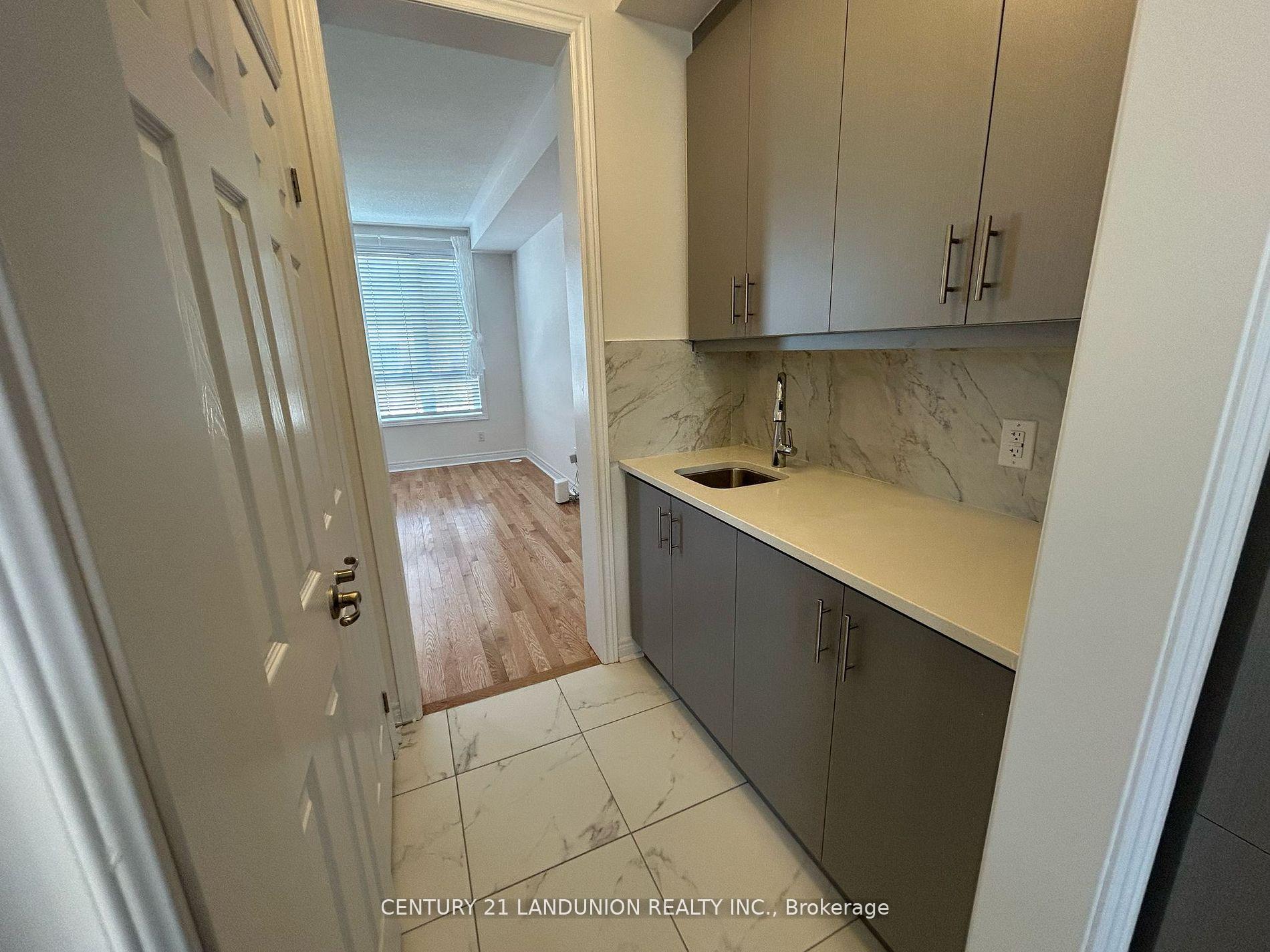 Photo 20 of 111 Mumbai Drive, Markham, Middlefield — HOMEH