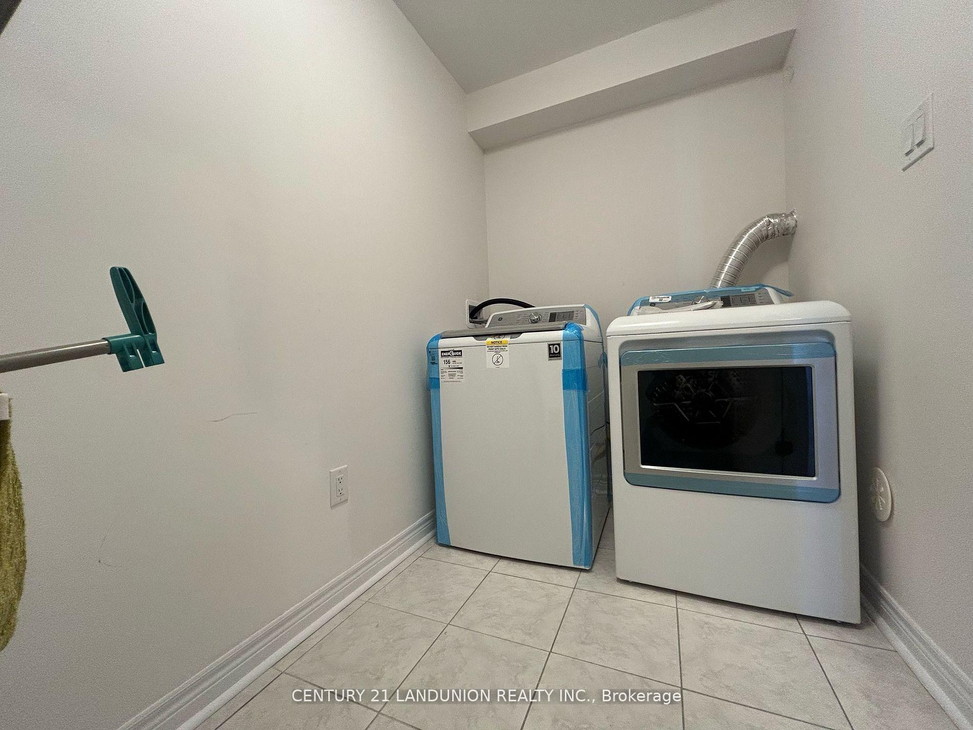 Photo 21 of 111 Mumbai Drive, Markham, Middlefield — HOMEH
