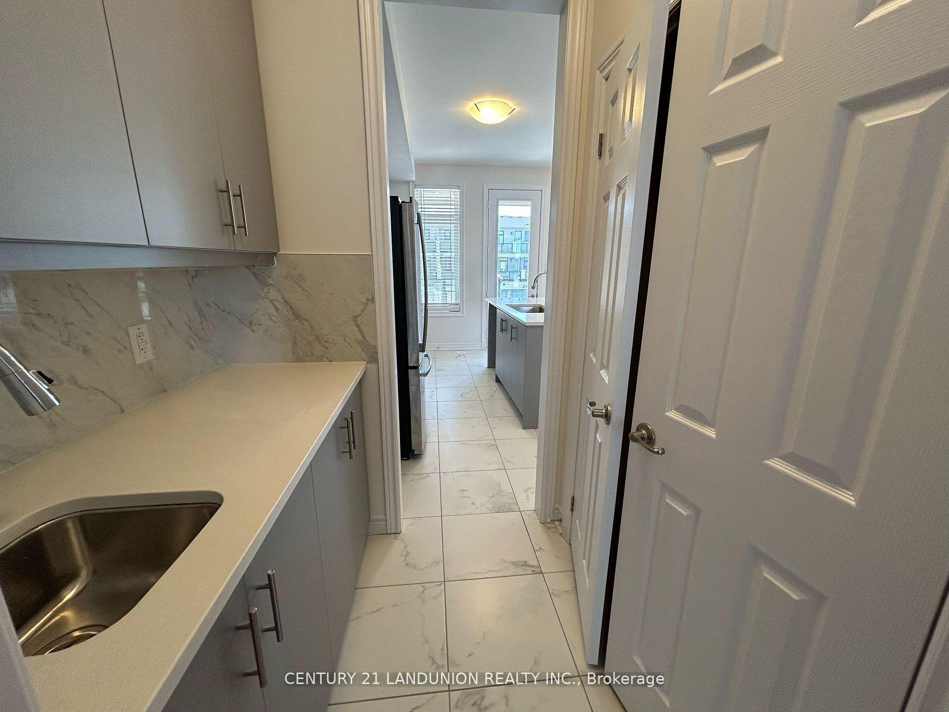 Photo 23 of 111 Mumbai Drive, Markham, Middlefield — HOMEH