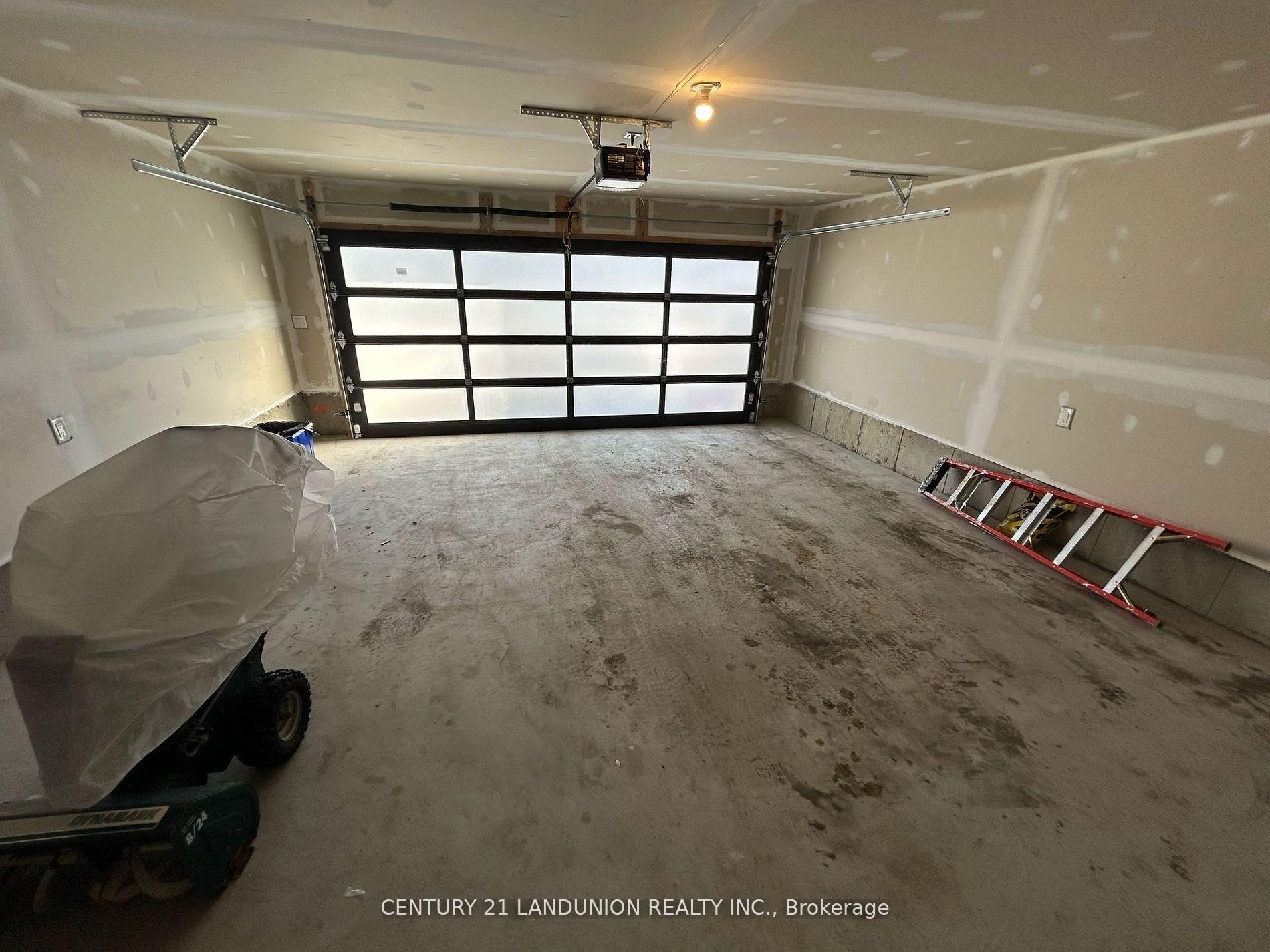 Photo 32 of 111 Mumbai Drive, Markham, Middlefield — HOMEH