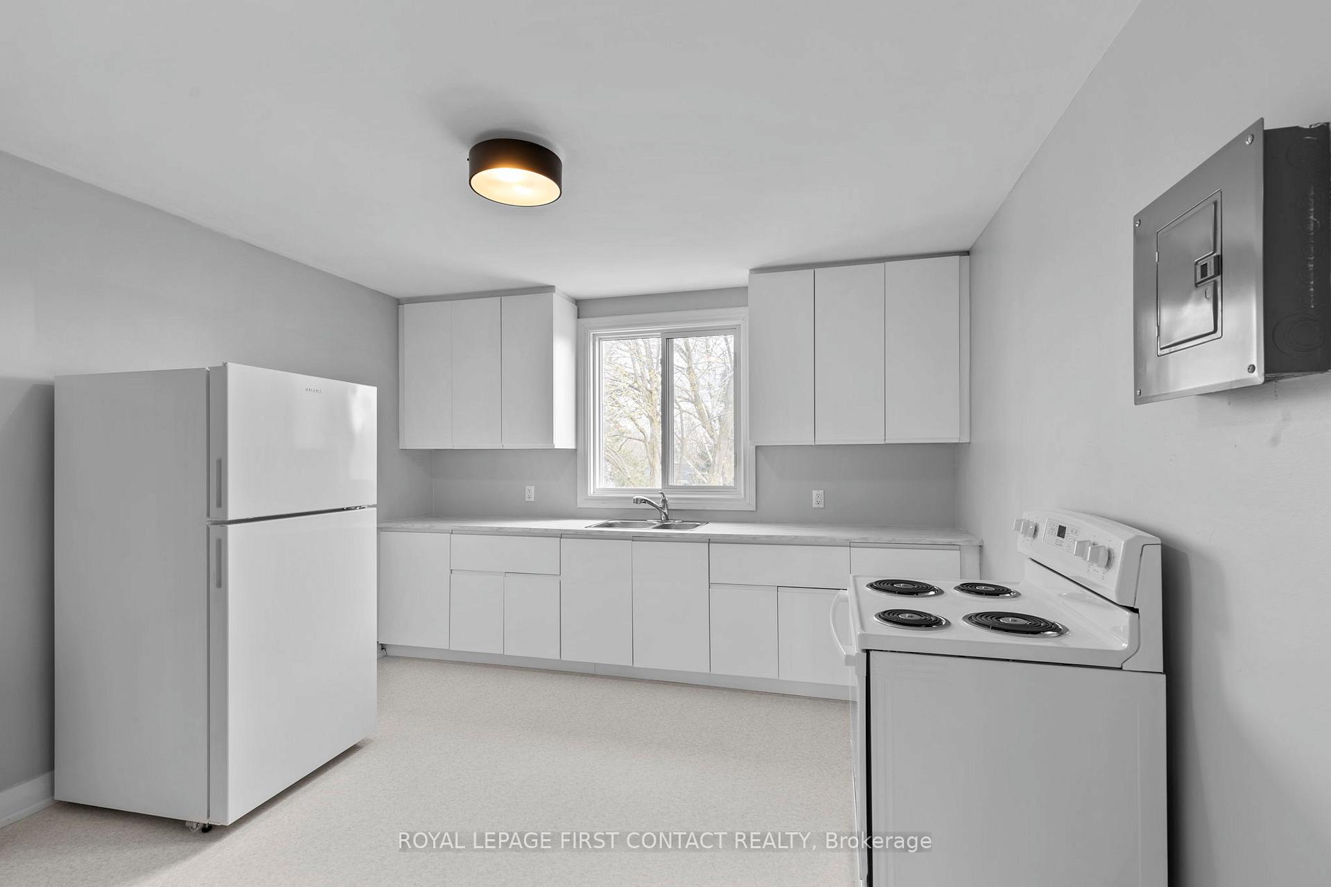Photo 11 of 134 Napier Street, Barrie, Codrington — HOMEH