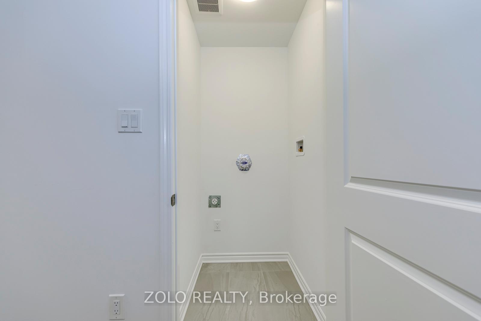 Photo 33 of 1572 Rutland Crescent, Milton, Bowes — HOMEH