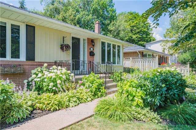 Photo 3 of 248 Snowden Road, Oakville, Bronte — HOMEH
