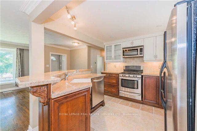 Photo 7 of 248 Snowden Road, Oakville, Bronte — HOMEH