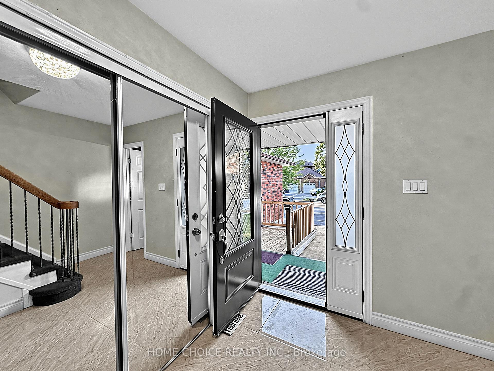 Photo 3 of 38 Robbinstone Drive, Scarborough, Malvern — HOMEH