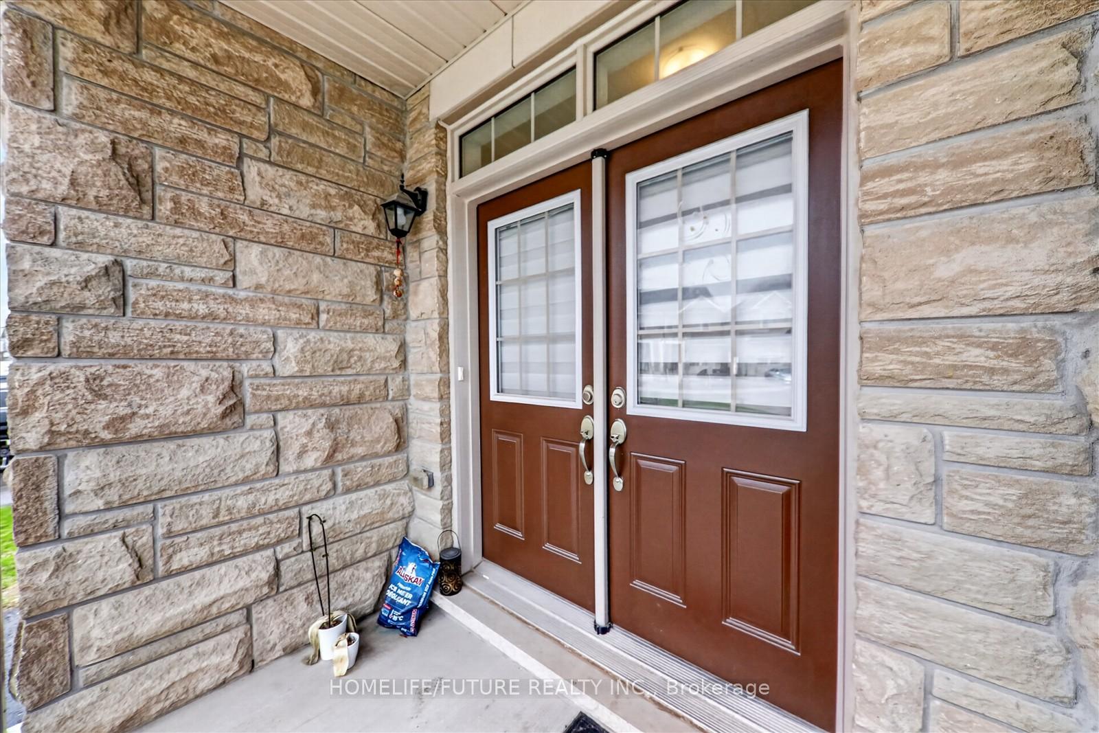 Photo 4 of 6 Ryler Way, Markham, Cedarwood — HOMEH