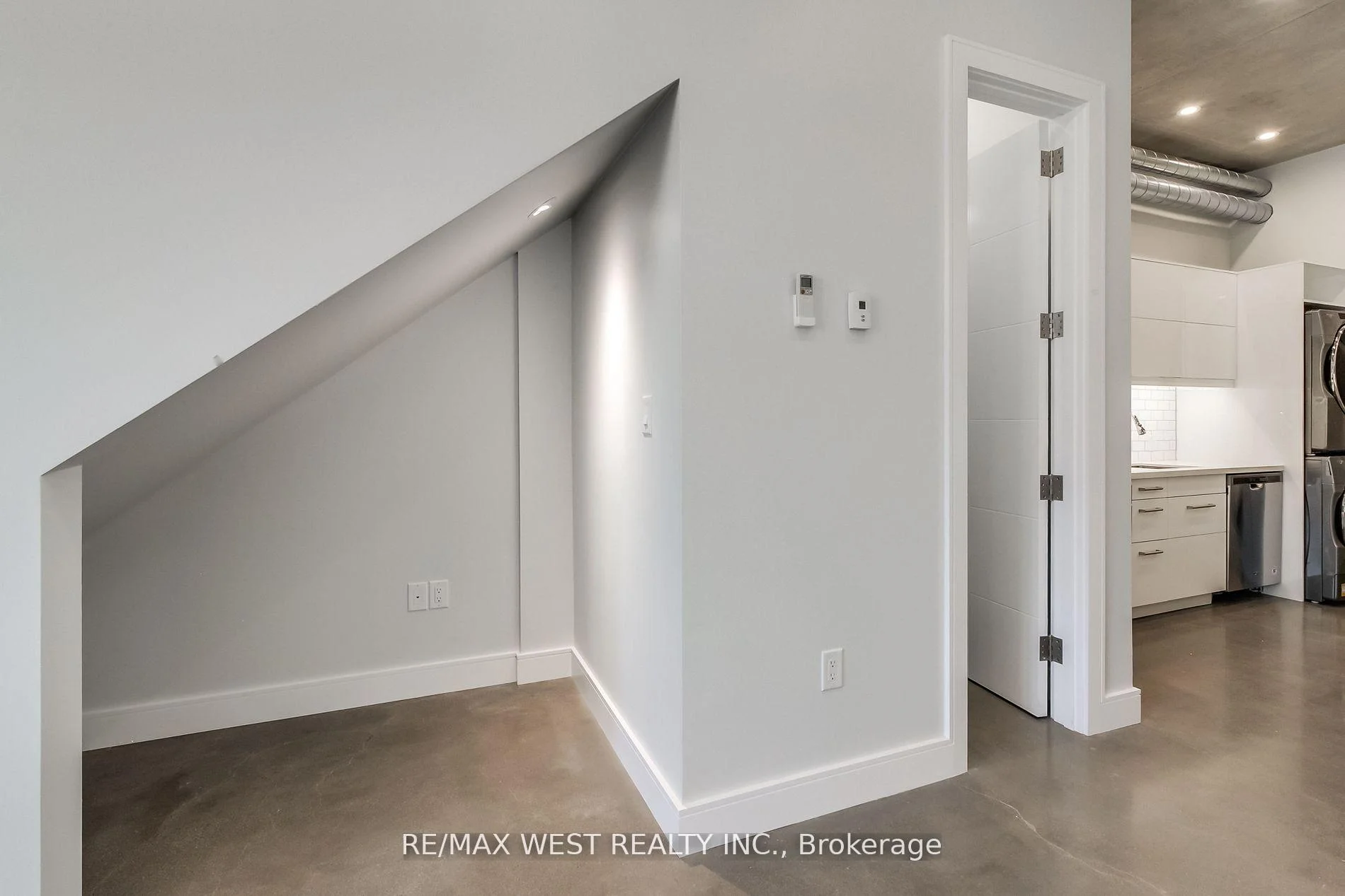 Photo 9 of Unit 4, 1745 Keele Street, Toronto, Keelesdale-Eglinton West — HOMEH