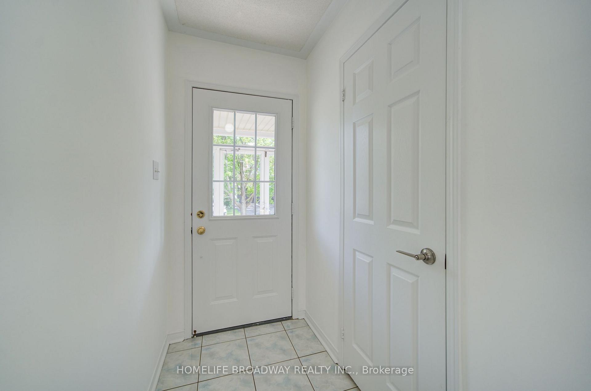 Photo 3 of 16 Raymond Bartlett Avenue, Markham, Village Green-South Unionville — HOMEH