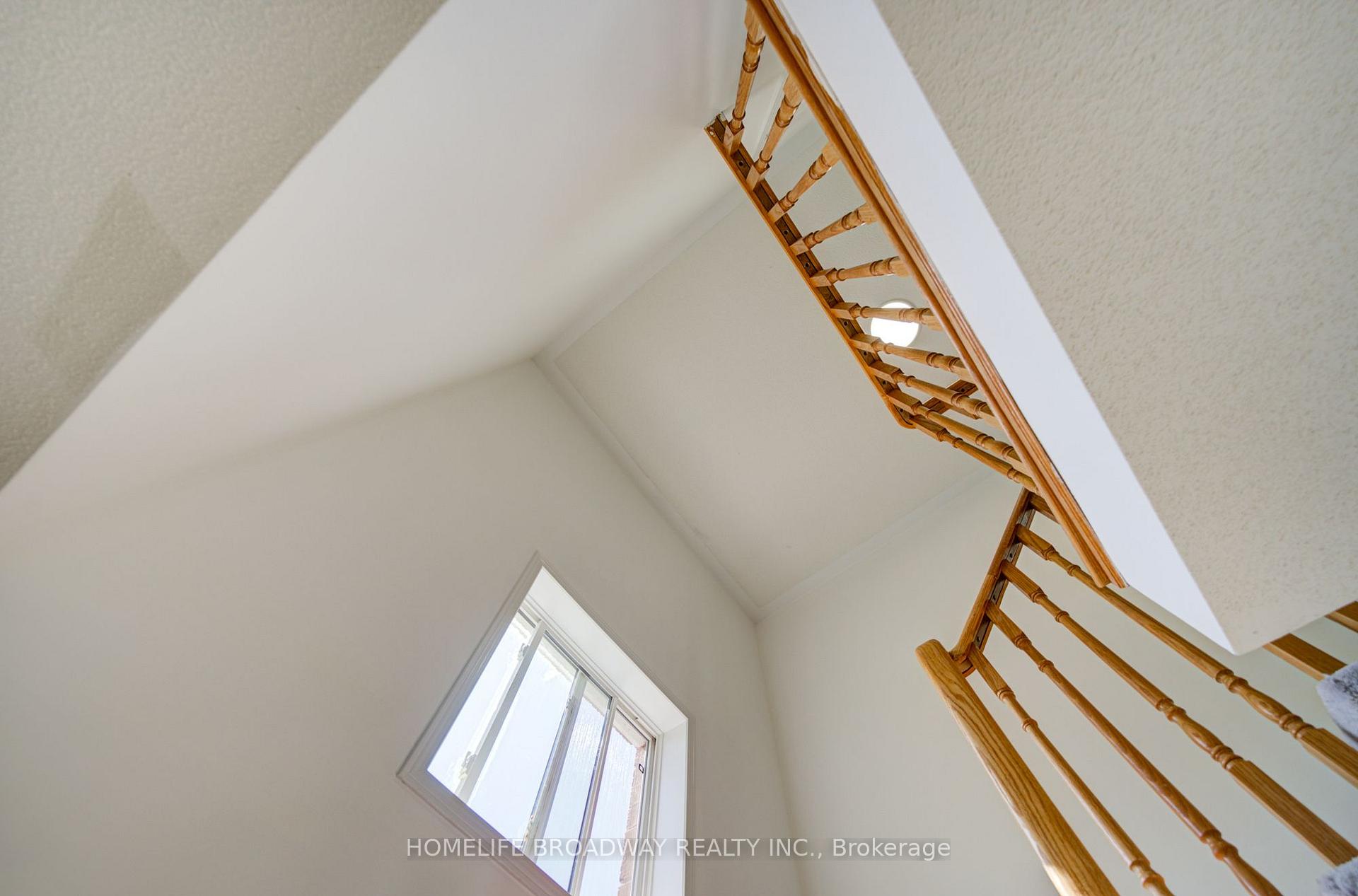 Photo 6 of 16 Raymond Bartlett Avenue, Markham, Village Green-South Unionville — HOMEH